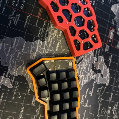 Thân và Hộp Đựng Bàn Phím Corne