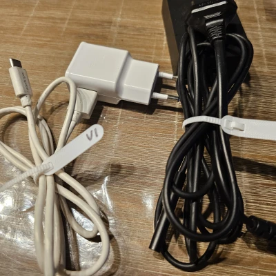 Dây rút/buộc cáp có nhãn