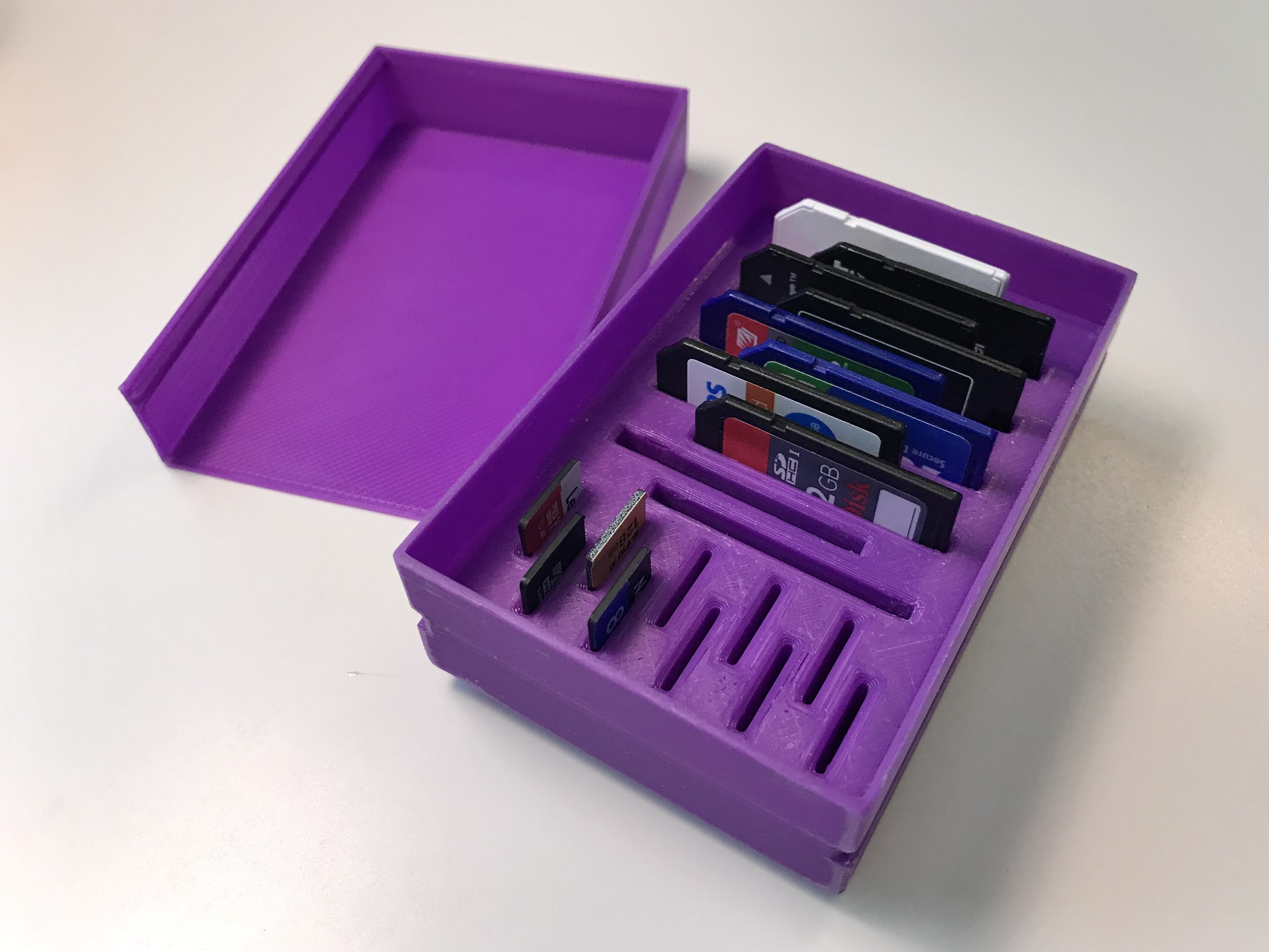 Hộp Đựng Thẻ Nhớ MicroSD/SD