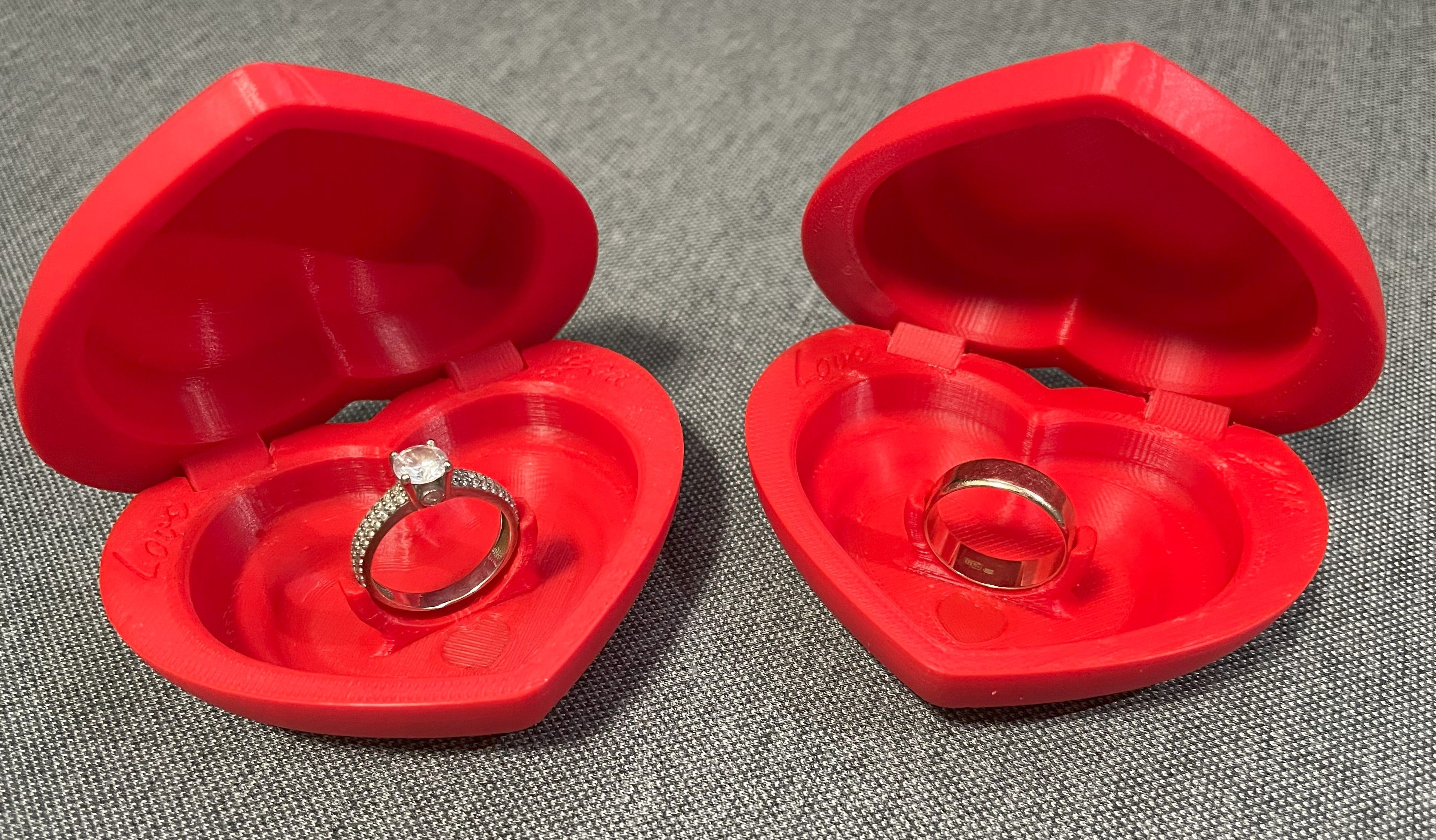 Hộp Nhẫn Trái Tim