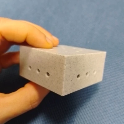 Hộp Đơn Giản Có Nắp Và Lỗ