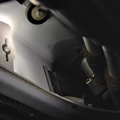 Dụng Cụ Hỗ Trợ Mở Ốc Đèn Hậu Ford Transit 2006-2014