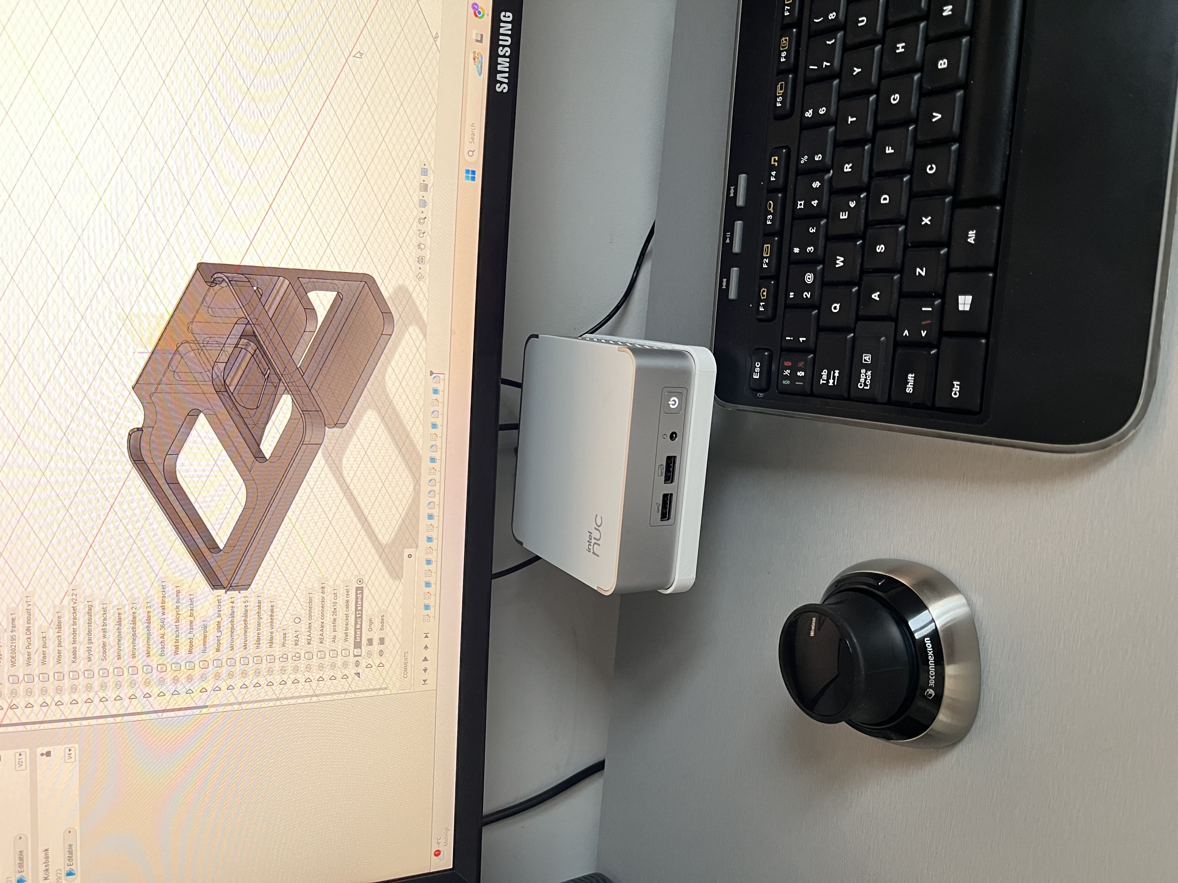 Giá đỡ bàn cho Intel NUC 13 Pro