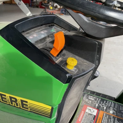 Núm Ga Xe John Deere 425