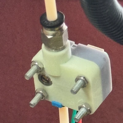 Duet3D filament monitor V3 có đầu nối khí chắc chắn