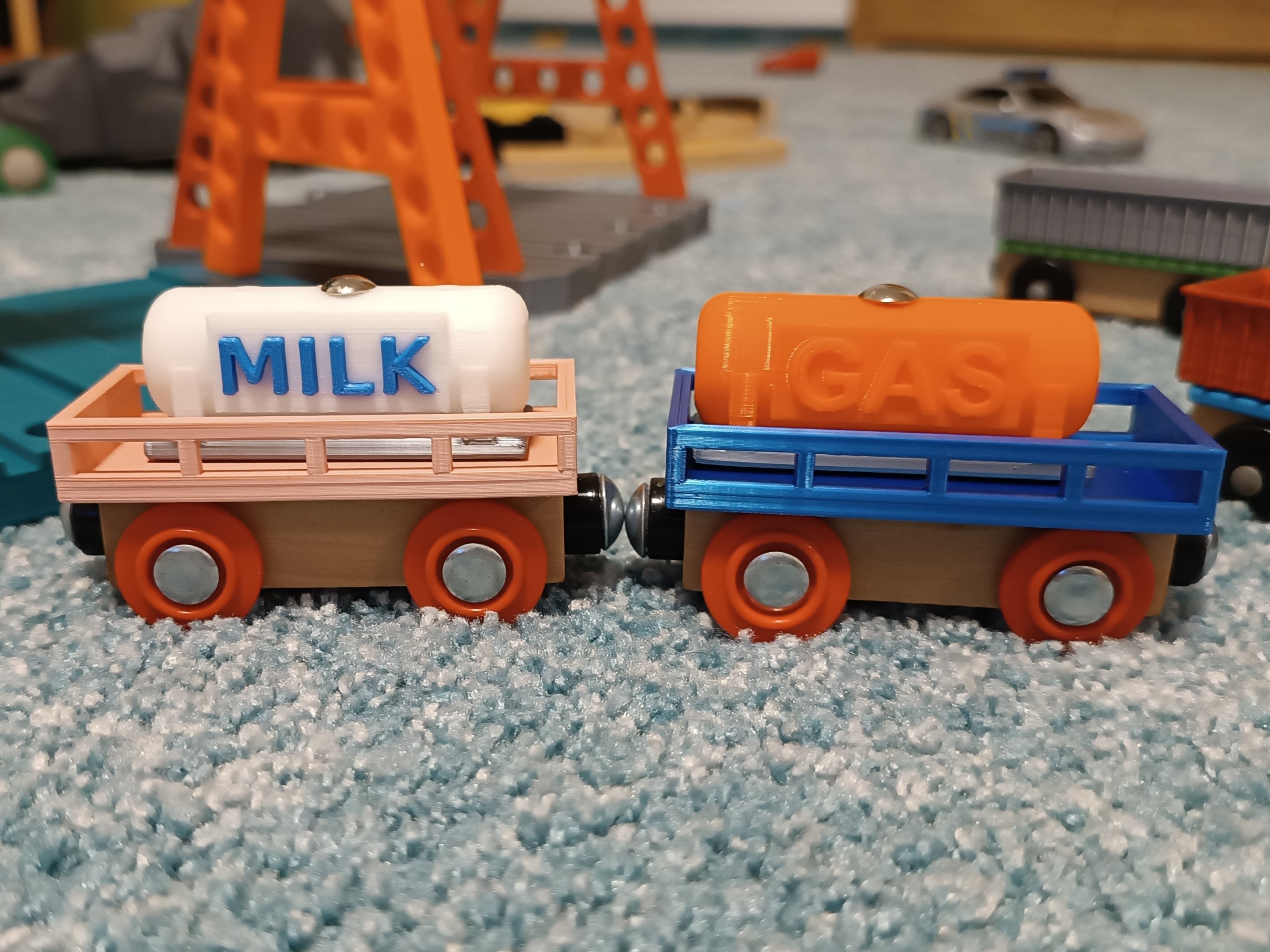 Thùng sữa cho xe lửa gỗ