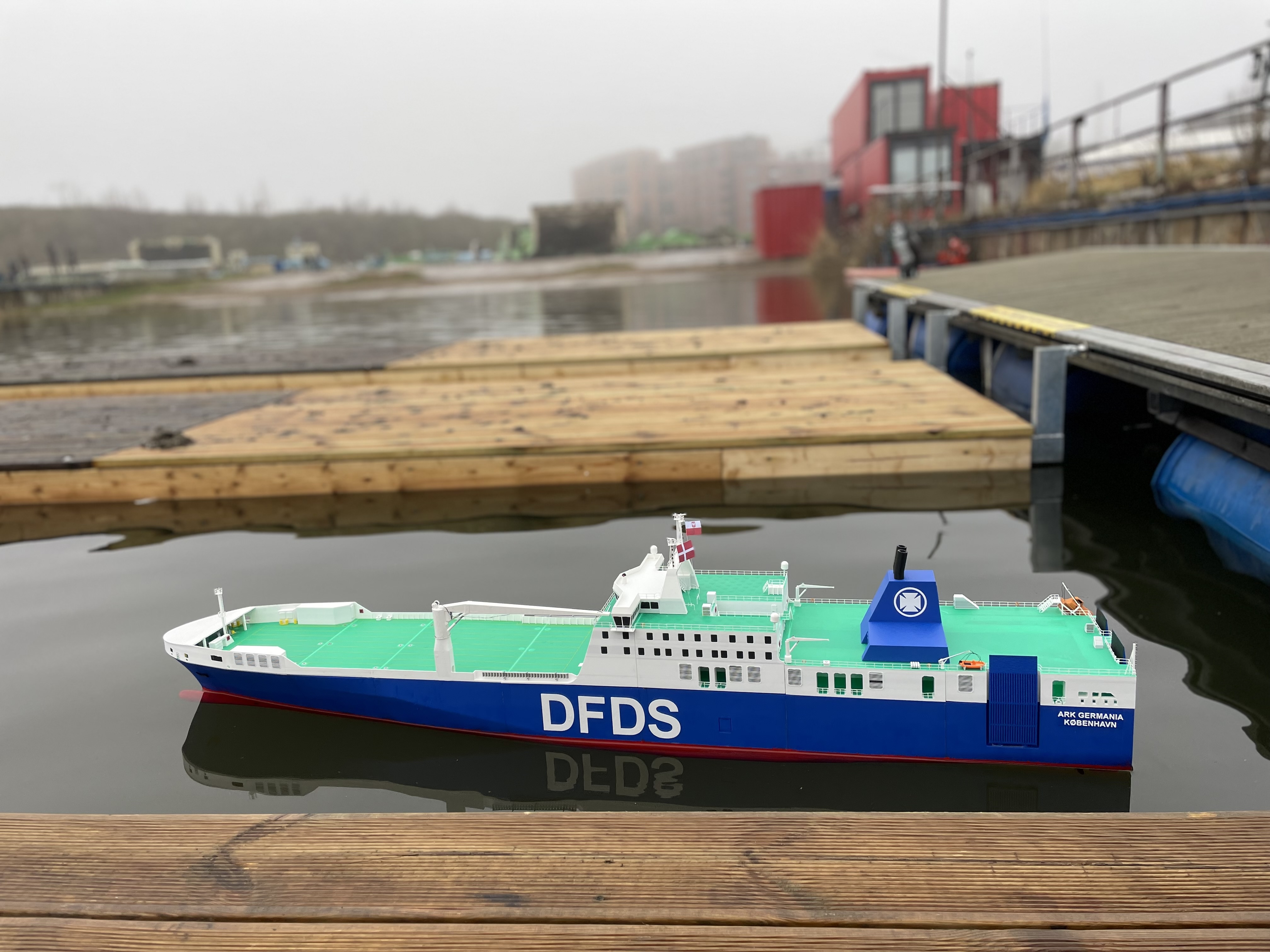 Tàu RC DFDS "Ark Germania" Dài 1,32m! Tỷ Lệ 1:150