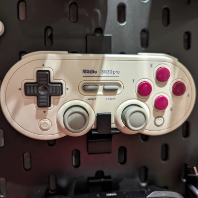 Giá đỡ tay cầm 8bitDO SN30Pro tùy chỉnh cho Skadis