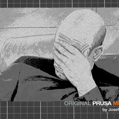 Mô hình Hueforge Picard "ôm mặt"