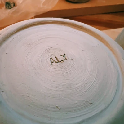 Con dấu "Sello" chữ cái ALY