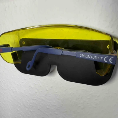 Giá Đỡ Kính / Brillenhalter