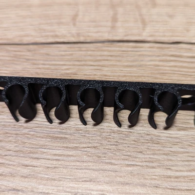 Chỗ Giữ Dây Cáp USB & HDMI Cho Bàn Làm Việc