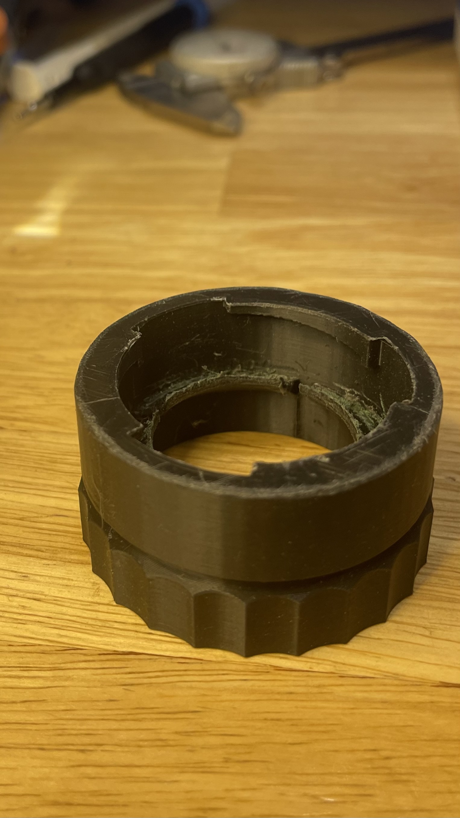 Chắn Đèn Pha - Nissan Quest 1999 - F4DZ13N019A