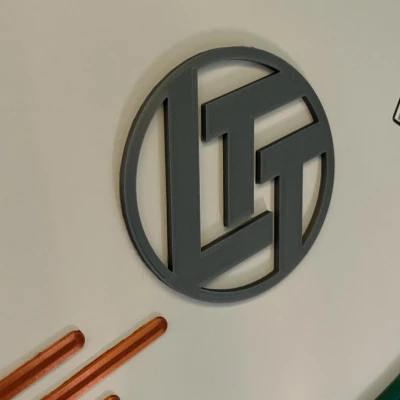 Logo LTT / Linus Tech Tips