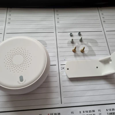 Giá Treo Tường Cảm Biến Khói Tesla Thông Minh