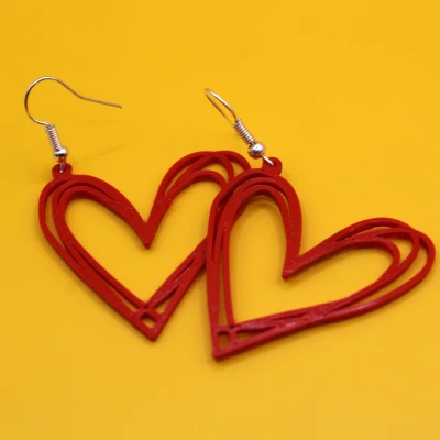 Bông tai trái tim vẽ tay