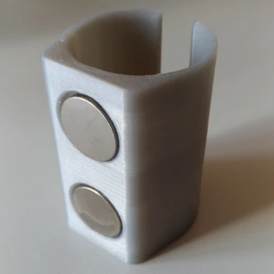 Hộp đựng tiền xu gắn nam châm (5kr và 20kr Đan Mạch)