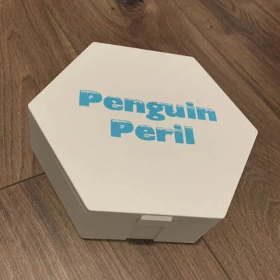 Hộp đựng game Penguin Peril
