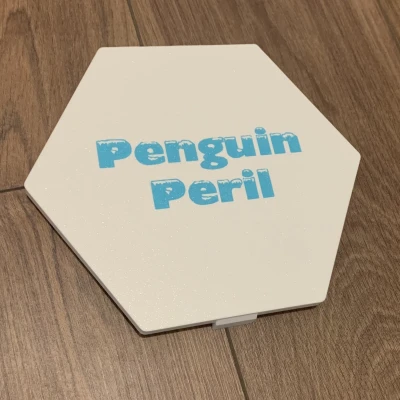 Hộp đựng game Penguin Peril
