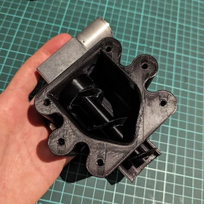 Máy Cho Thú Cưng Ăn Tự Động - Phễu và Trục Xoắn