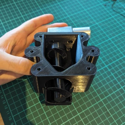 Máy Cho Thú Cưng Ăn Tự Động - Phễu và Trục Xoắn