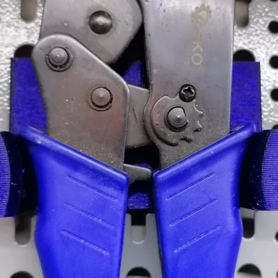 Giá Đỡ Kìm Bấm Cos Treo Tường Mars - Dụng Cụ Bấm Cos