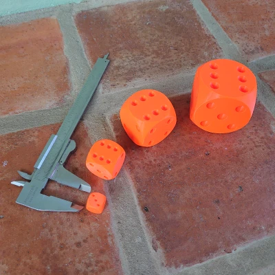 Xúc Xắc (Die/Tärning)