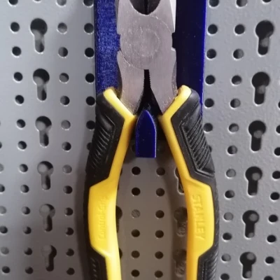 Giá đỡ kìm kẹp cho bảng ghim Mars