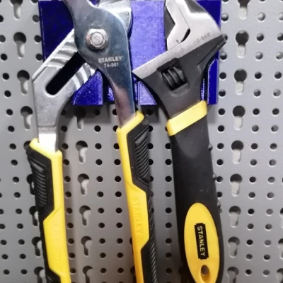 Giá Đỡ Kìm Nước & Cờ Lê Stanley Cho Bảng Treo Tường Mars