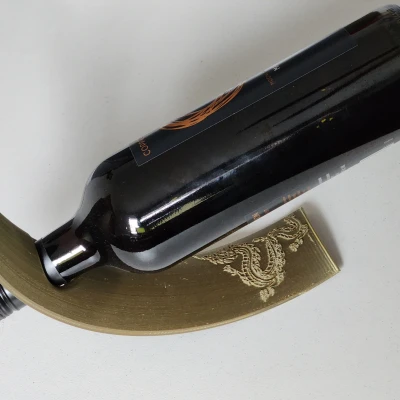 Chân Đế Chai Rượu Vang Hình Rồng Độc Đáo