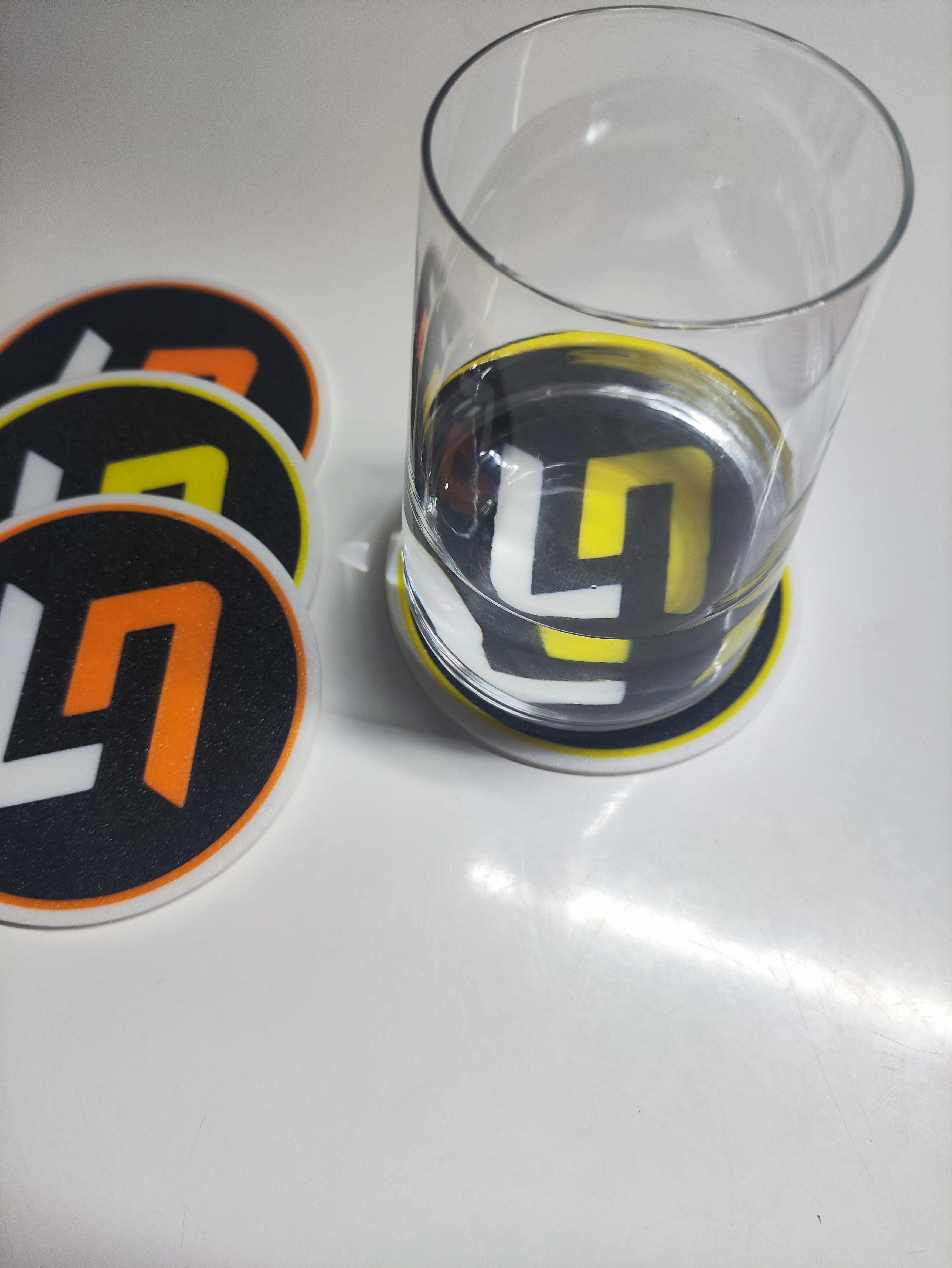 Lót ly Lando Norris