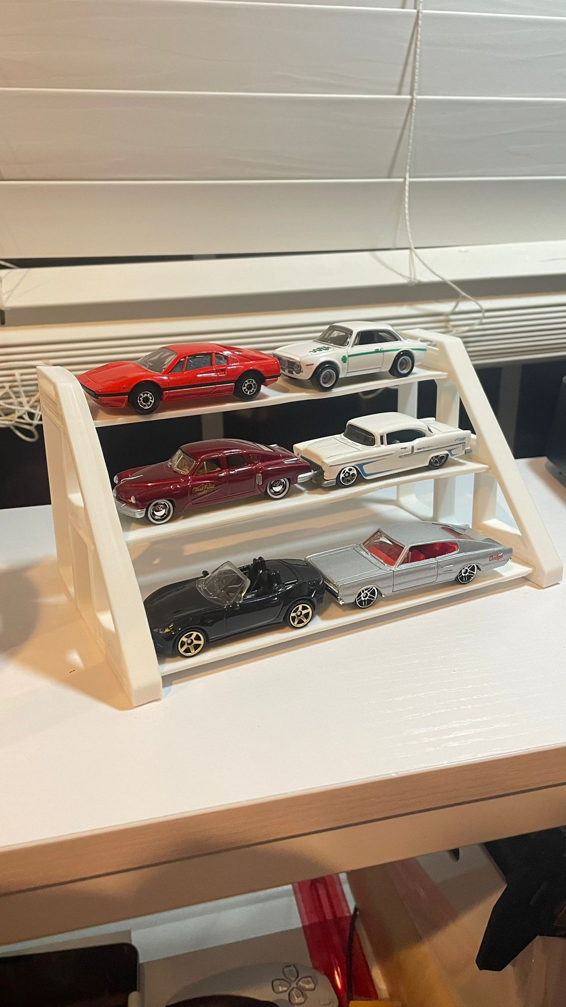 Kệ Trưng Bày Xe Diecast 3 Tầng (Tỷ Lệ 1:64)