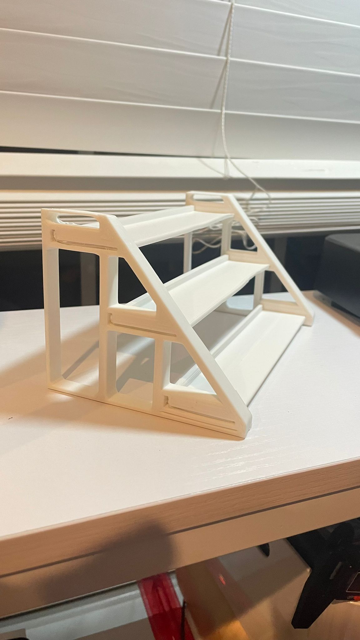 Kệ Trưng Bày Xe Diecast 3 Tầng (Tỷ Lệ 1:64)