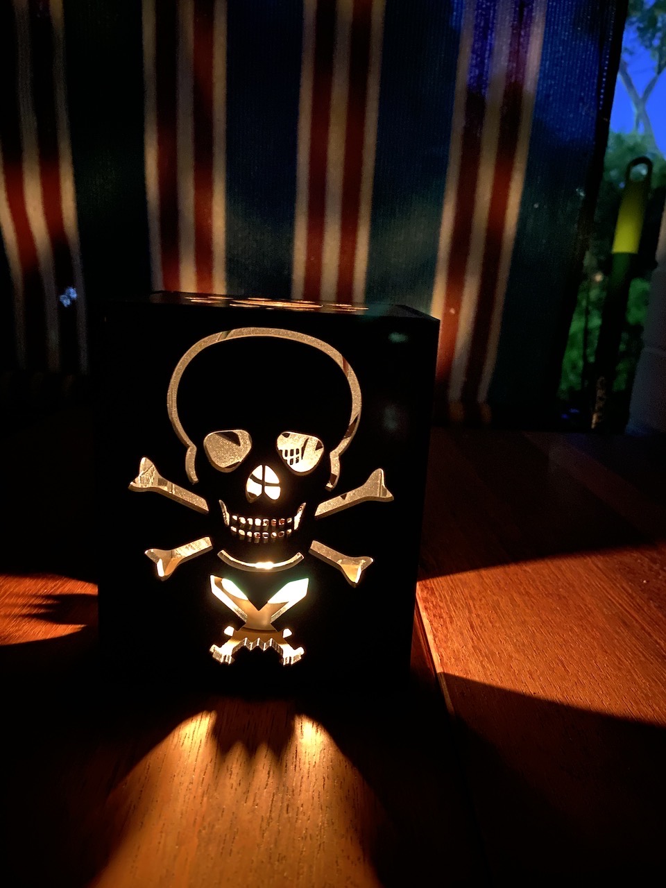 Chân Nến Đèn Trà Cướp Biển Jolly Roger