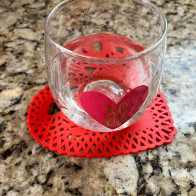 Đế Lót Ly Hình Trái Tim Kiểu "Doily"