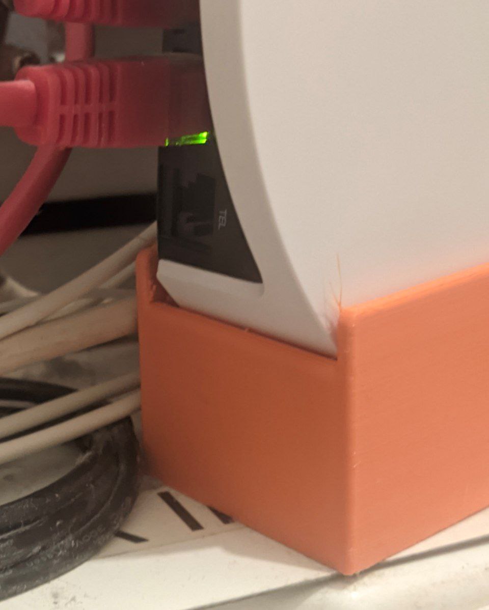 Chân đế đứng cho Freebox Pop