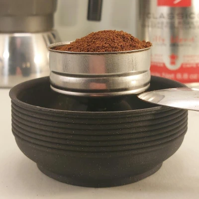 Chén Giữ Rổ Lọc Moka Pot Chống Văng Cà Phê