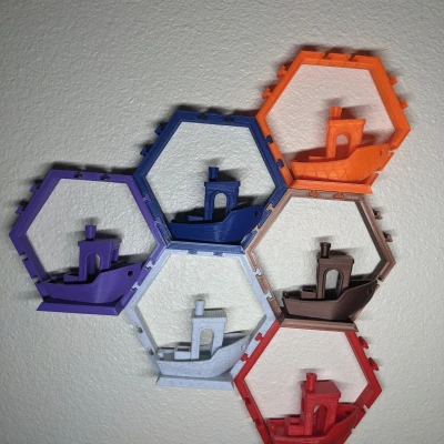 Mô hình Treo Tường Hexagon Benchy