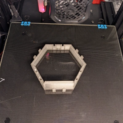 Mô hình Treo Tường Hexagon Benchy