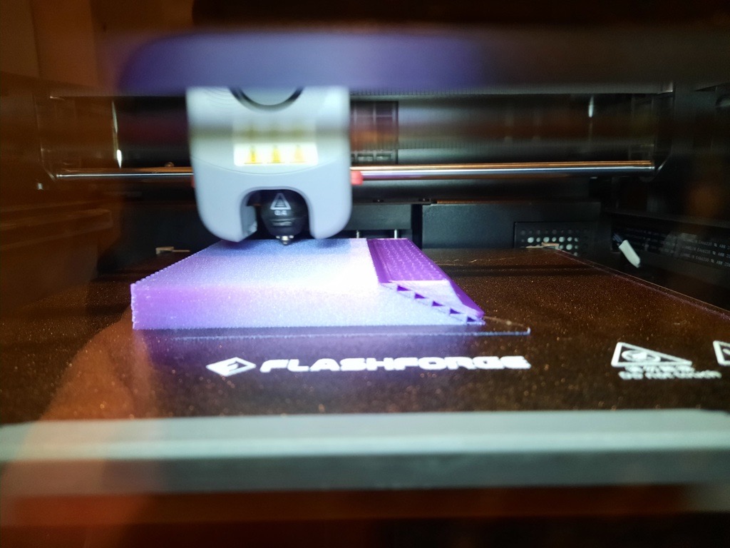 Kệ treo tường máy sấy ion LUXE Airstyler