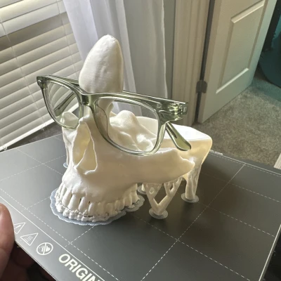 Chân Kính và Khay Đựng Đồ Hình Đầu Lâu