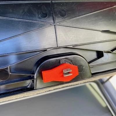 Kẹp giữ Audi A4 Avant B7