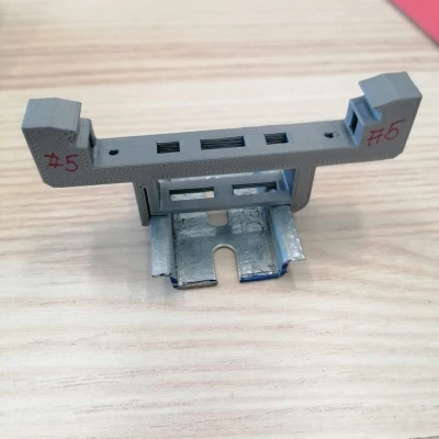 Giá đỡ DIN rail cho bảng mạch PCB 65mm