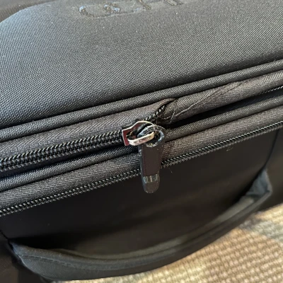 Dây Kéo Khóa Bị Gãy (File Fusion 360 Có Sẵn)