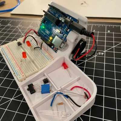 Khung giữ Arduino Uno với Breadboard