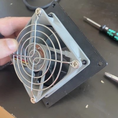 Giá đỡ quạt tùy chỉnh cho quạt máy tính