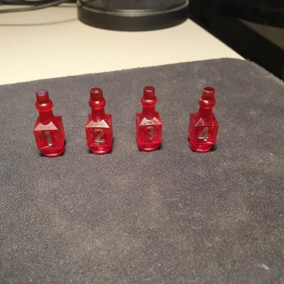 Xúc xắc D4 hình bình thuốc hồi máu