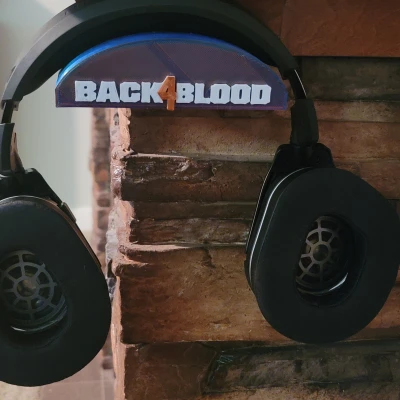 Móc tai nghe dưới bàn