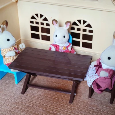 Bàn sân vườn cho đồ chơi Sylvanian Families