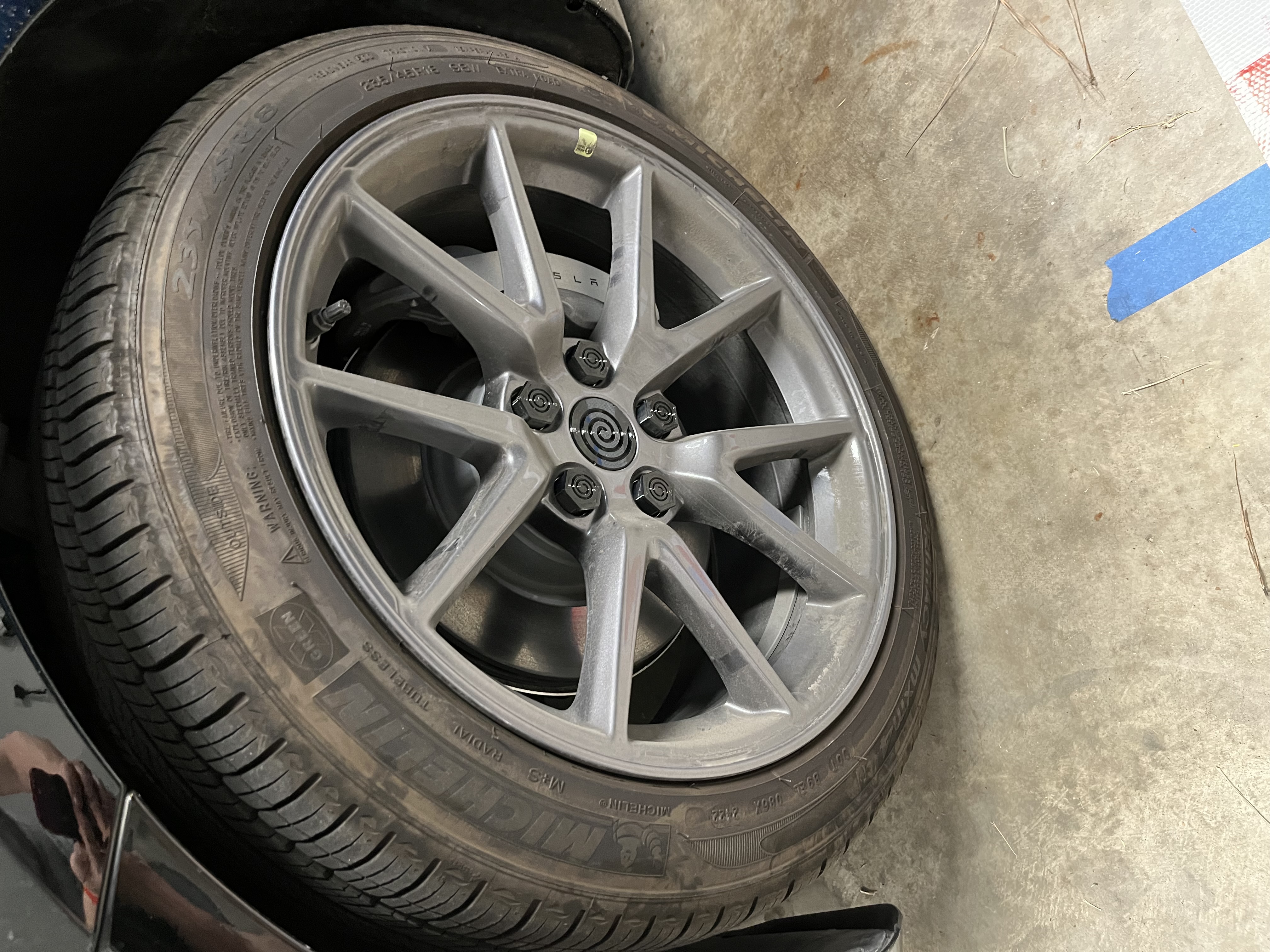 Tesla Model 3 - Nắp Trung Tâm và Nắp Ốc Bánh Xe Aero - Xoắn Ốc và Trơn